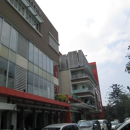 Anggrek Shopping Hotel Bandung Exterior foto